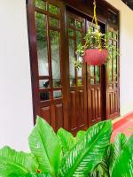 Home Away Ella - B&B