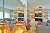 IPM boutique apartments,pool,free parking ,10 minutes from airport Split - B&B Kutleše
