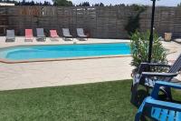 Villa l'ESTEL en campagne avec piscine privée proche Arles et Avignon - B&B
