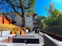Private Wine Country-River Bungalow! Sunny Treetop Views - Pets Stay Free - B&B Forestville