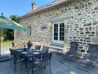 Ancien corps de ferme rénové avec terrasse, chauffage électrique et wifi à Marcillat-en-Combraille - FR-1-489-369 - Chambres d’hôtes
