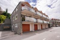Lakeside Living - 1 Bedroom Alpine Apartment 1 - Bed and Breakfast