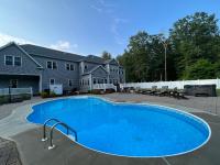 10 Beds Saratoga Luxury Retreat, In-Ground Heated Pool, Gourmet Kitchen, Private Office - Ferienwohnung Saratoga Springs