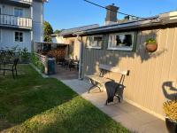 Eget boende i privat uthuslänga - B&B Alingsås