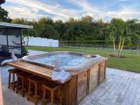 B&B Tampa - The perfect lake house getaway near the airport. - Bed and Breakfast Tampa