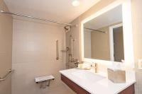 King Room with Roll-in Shower - Mobility and Hearing Accessible/Non-Smoking