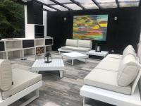 une maison avec piscine chauffée - B&B Mouguerre