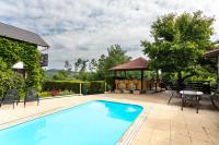 Private summer house with swimming pool, beach bar and pit for football and volleyball - Ferienwohnung