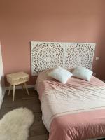 Chambre moderne 24h du Mans - 10 min du circuit SDB attenante - B&B