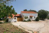 Pátio Serrano - B&B Rio Maior