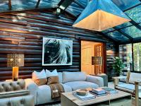 Glass Cabin - B&B Eureka Springs