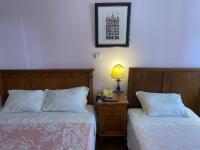 Superior Triple Room Pink