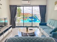 B&B Ipoh - Cozy Suite Pool View@Ipoh Waterpark FREE (WI-FI)&Netflix Station 18 pengkalan Manhattan - Bed and Breakfast Ipoh