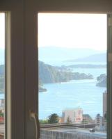 Apartment Simaris - spacious with terrace and sea view - Chambres d’hôtes Sibenik