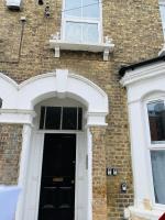 B&B Bedford - Contemporary 2nd floor shared flat near Bedford train station - Bed and Breakfast Bedford