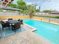 B&B Miami - HOUSE WITH POOL- 15 MINS TO SOUTH BEACH - Bed and Breakfast Miami