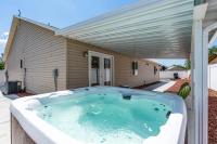 Fully Stocked Home with Hot Tub and Private Yard - Ferienwohnung Ogden