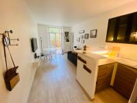 B&B Maisons-Alfort - Wendy family flat with calm courtyard 3min for metro Paris in 10 mins - Bed and Breakfast Maisons-Alfort