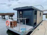 Floating Houseboat Julietta