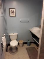 Maison sur les bords de Vienne. - B&B Queaux