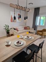 "Apartments Petra With Swimming Pool" - Bed and Breakfast Čilipi