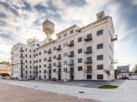 Apartment Yellow Rose, Perfect Location with Free Parking, 24h Checkin & Balcony - Chambres d'hôtes Piešťany