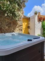 B&B Tinalhas - Encanto Casa com Spa Jacuzzi Open Space - Bed and Breakfast Tinalhas