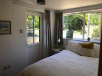 B&B Falmouth - Light airy comfy small double room with en-suite - Bed and Breakfast Falmouth