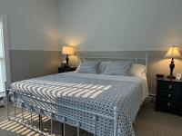 Zimmer mit Kingsize-Bett