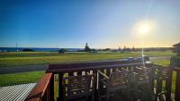 B&B Kilcunda - Wheel chair & Pet Friendly Waterfront Retreat, 10 minutes to Phiilip Island, fireplace, wood supplied, WIFI wine & chocolates - Bed and Breakfast Kilcunda