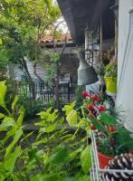 Unique Traditional House, hosted by J&G - B&B Tirana