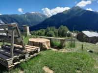 Lela's guesthause - B&B Tsvirmi