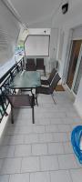 Sunny Apartment in Paralia - B&B