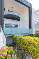 BLACK & WHITE CITY VILLA - B&B Alejandrópolis