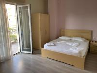 Dreibettzimmer mit Balkon
