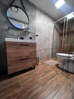 Duży całoroczny domek - dwie łazienki, balia - B&B Zwierzyniec