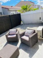 Jolie maison de village 2 chambres - B&B Ouveillan