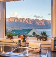 Awesomely Lakeview Queenstown Home