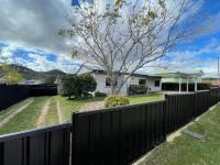 B&B Stanthorpe - LAHOOL GUEST HOUSE JUST A CREEKSIDE STROLL TO TOWN - Bed and Breakfast Stanthorpe