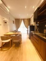 oxy suites G-01 at Shop House Meisterstadt Pollux Habibie - B&B