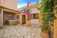 Boutique Cretan house in Old Malia with Jacuzzi - B&B Mália