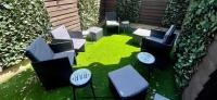 4 bed 4 bath House with Free Parking, 5 Mins to LFC and 15 Mins to City Centre - Chambres d'hôtes Liverpool