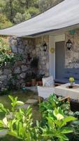 B&B Marmaris - Stone Cottage garden, terrace sea and forest view - Bed and Breakfast Marmaris