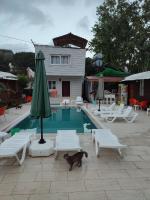 Habitación Doble con vistas a la piscina