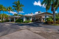 Golf Condo- Resort Pool- LakeView- 10mi to beaches - B&B Naples