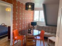 Confort et charme des 70's dans le centre piéton - B&B Vannes