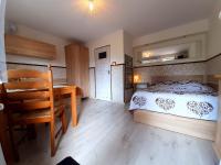 Dreibettzimmer mit Bad