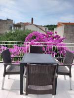 Apartment Mladen - Bed and Breakfast