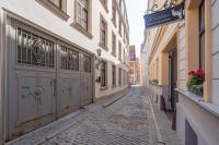 Spacious 1-bedroom apartment in the heart of Old Town - Chambres d'hôtes Riga