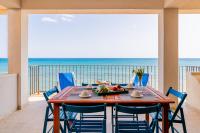 Three-Bedroom House with Balcony 